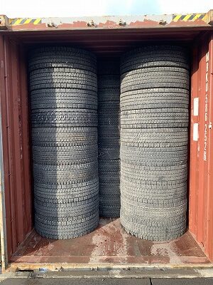 Loading image when exporting used tires(to Central America)